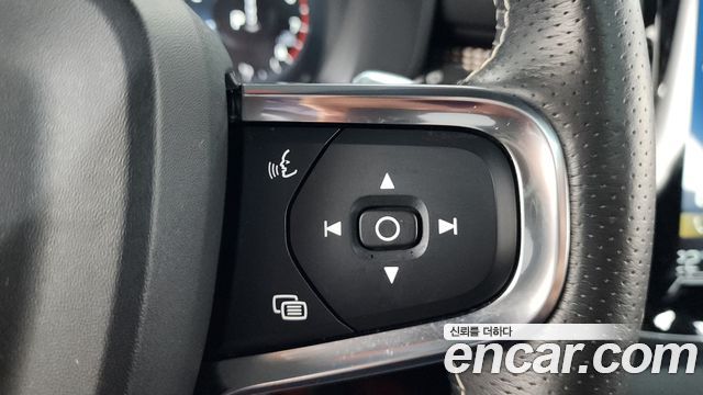 Volvo XC40 T4 R-Design 2019 — фото 15