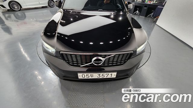 Volvo XC40 T4 R-Design 2019 — фото 20