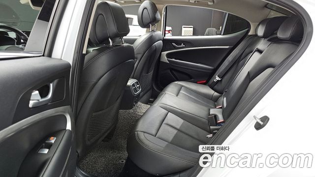 Genesis G70 Gasoline 2.0T 2WD 2022 — фото 11