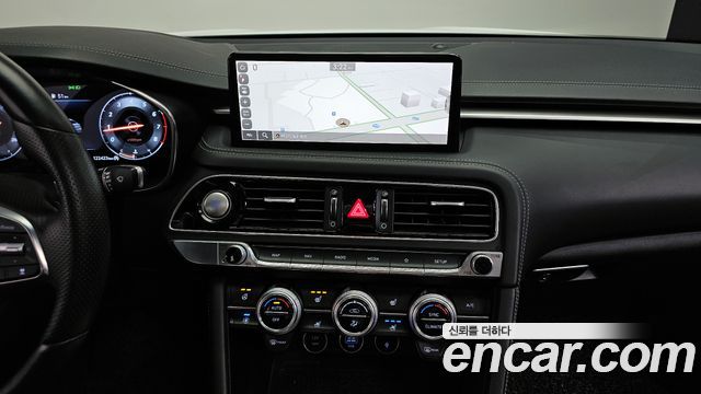 Genesis G70 Gasoline 2.0T 2WD 2022 — фото 13