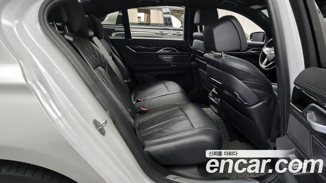 BMW 7 Series (G11) 740d xDrive M Sport 2018 — фото 12
