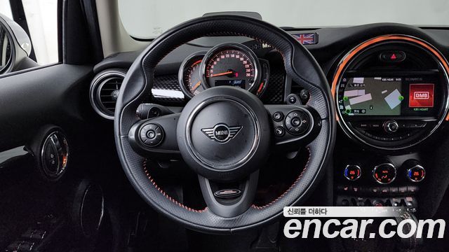 MINI Cooper S 5Door Standard 3rd 2019 — фото 13