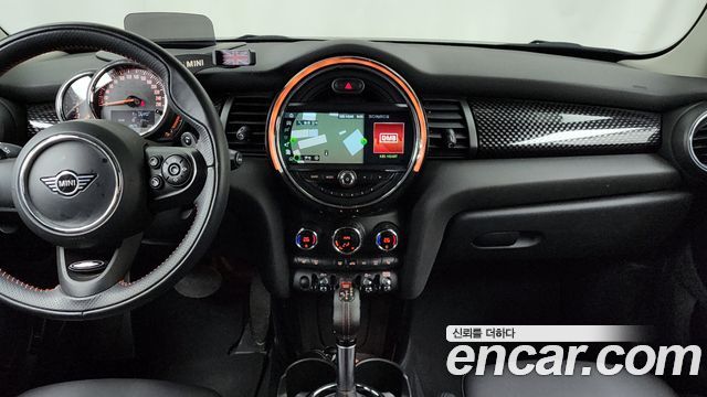 MINI Cooper S 5Door Standard 3rd 2019 — фото 14