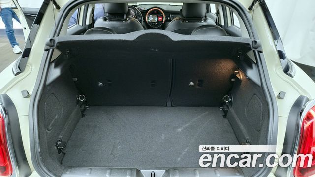 MINI Cooper S 5Door Standard 3rd 2019 — фото 20