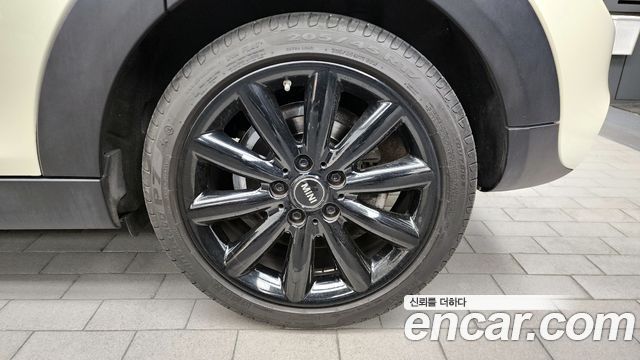 MINI Cooper S 5Door Standard 3rd 2019 — фото 21
