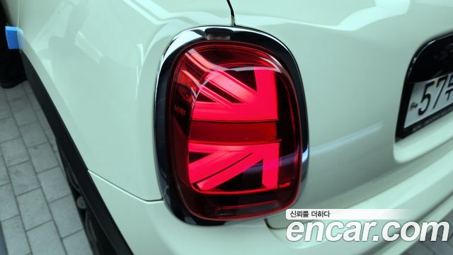 MINI Cooper S 5Door Standard 3rd 2019 — фото 23