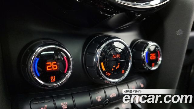 MINI Cooper S 5Door Standard 3rd 2019 — фото 27
