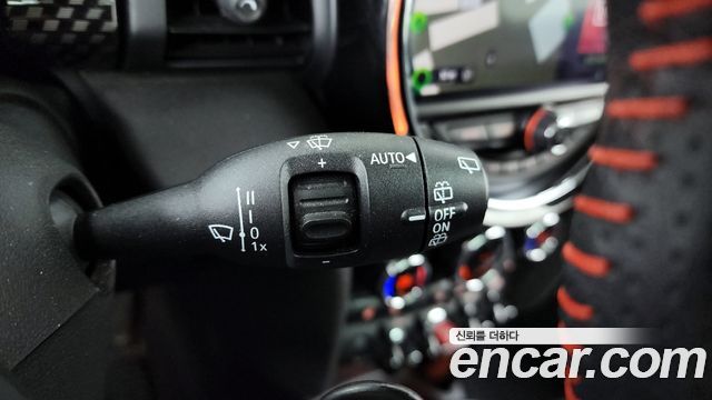 MINI Cooper S 5Door Standard 3rd 2019 — фото 28