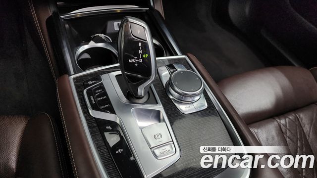 BMW 7 Series (G11) 740d xDrive M Sport 2016 — фото 9