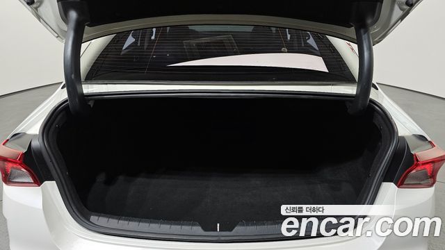 Kia K5 (III) 2.0 Prestige 2021 — фото 20
