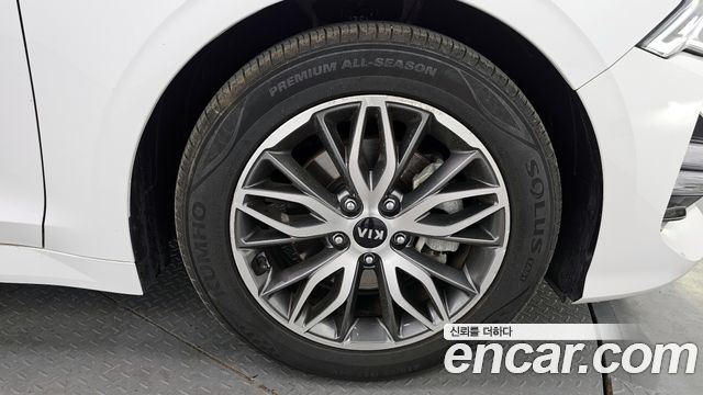 Kia K5 (III) 2.0 Prestige 2021 — фото 21