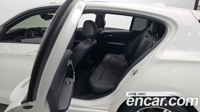 BMW 1 Series (F20) 118d Sport 5Door 2017 — фото 12