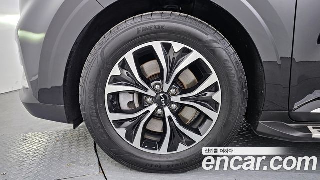 Kia Carnival (IV) Gasoline 9-Seater Noblesse 2023 — фото 5