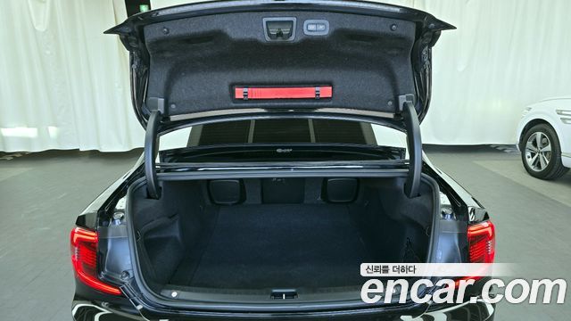 Volvo S90 B6 AWD Ultimate Bright 2023 — фото 20