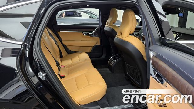 Volvo S90 B6 AWD Ultimate Bright 2023 — фото 27