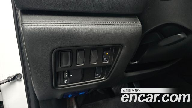 Renault Korea QM6 2.0 GDe PREMIERE 2WD 2021 — фото 17