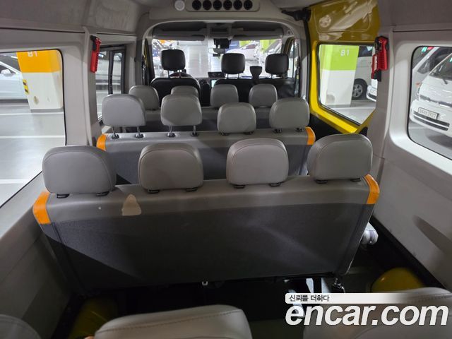 Renault Korea Master School Bus 20-Seater 2020 — фото 20