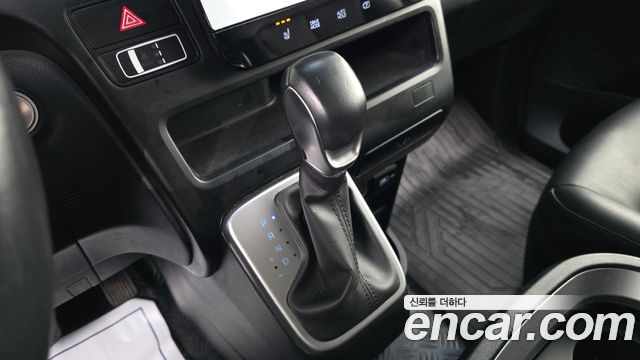 Hyundai Staria Cargo 5-Seater Modern 2022 — фото 9