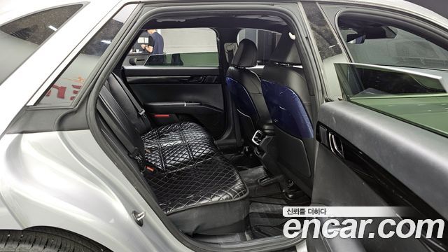 Hyundai Grandeur (GN7) 3.5 LPG 2WD (Taxi) Deluxe 2023 — фото 12