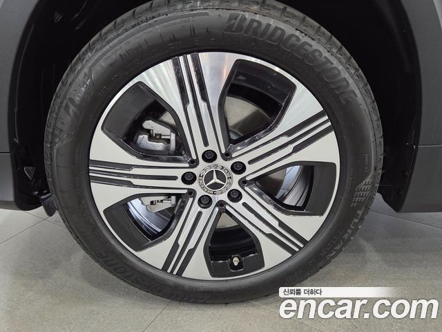 Mercedes-Benz EQB (X243) EQB300 4MATIC Progressive 2026 — фото 9