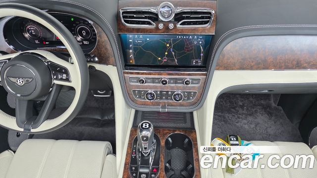 Bentley Bentayga 4.0 V8 EWB Azure 2025 — фото 15
