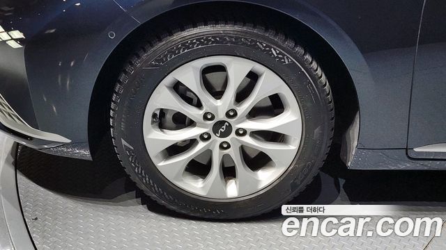 Kia K8 2.5 Gasoline 2WD Noblesse 2023 — фото 5