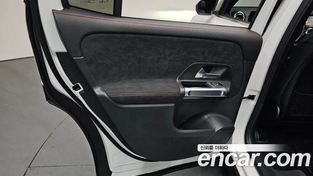 Mercedes-Benz GLB-Class (X247) GLB250 4MATIC 2023 — фото 25