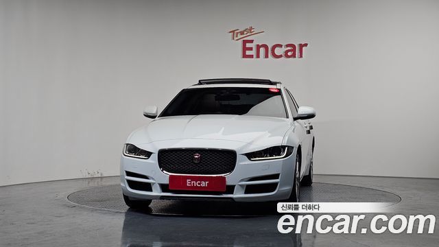 Jaguar XE 20d Prestige 2018 — фото 3