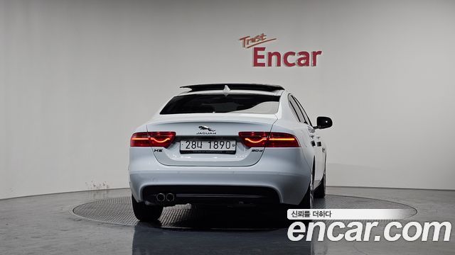 Jaguar XE 20d Prestige 2018 — фото 4