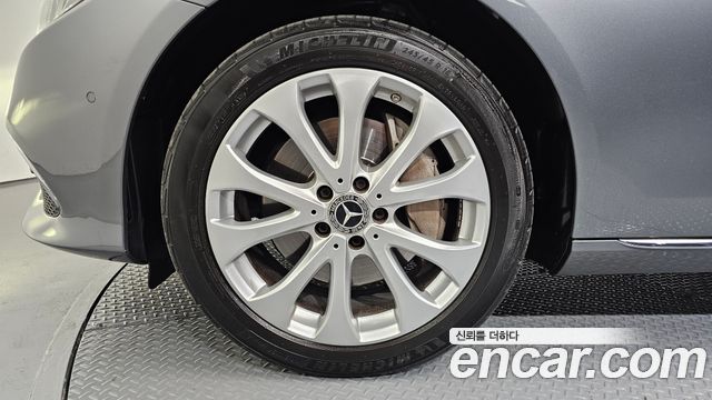 Mercedes-Benz E-Class (W213) E300 4MATIC Exclusive 2020 — фото 5