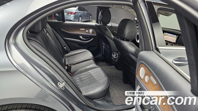 Mercedes-Benz E-Class (W213) E300 4MATIC Exclusive 2020 — фото 11