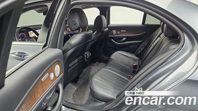 Mercedes-Benz E-Class (W213) E300 4MATIC Exclusive 2020 — фото 12