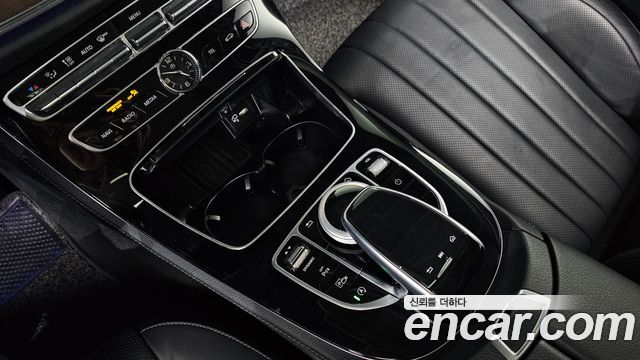 Mercedes-Benz E-Class (W213) E300 4MATIC Exclusive 2020 — фото 20