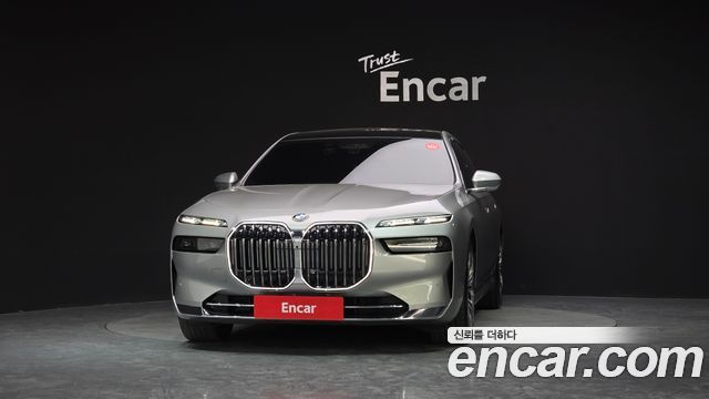 BMW 7 Series (G70) 740d xDrive Design Pure Excellence 2023 — фото 3