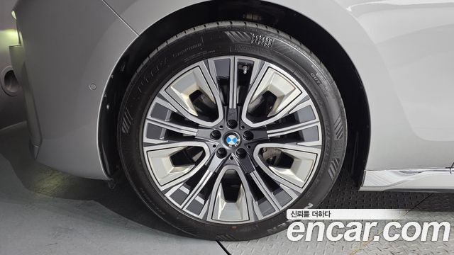 BMW 7 Series (G70) 740d xDrive Design Pure Excellence 2023 — фото 5