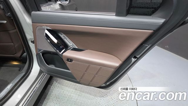 BMW 7 Series (G70) 740d xDrive Design Pure Excellence 2023 — фото 25