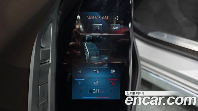 BMW 7 Series (G70) 740d xDrive Design Pure Excellence 2023 — фото 29