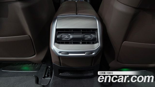 BMW 7 Series (G70) 740d xDrive Design Pure Excellence 2023 — фото 35