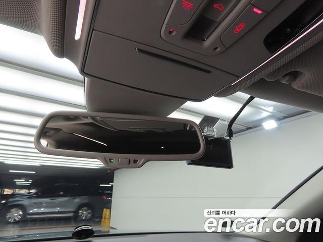 Audi A8 60 TDI Quattro LWB D4 2015 — фото 16