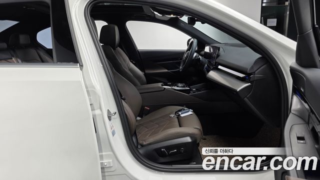 BMW 5 Series (G60) 520i M Sport 2024 — фото 15