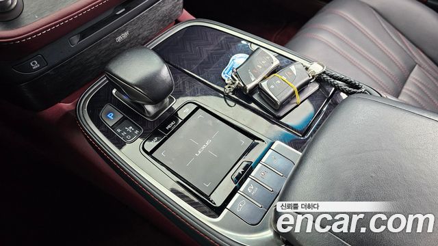 Lexus LS500h (V) 3.5 Platinum AWD 2019 — фото 9