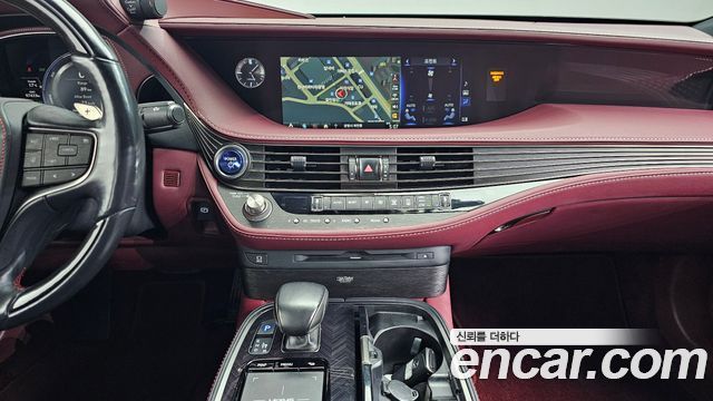 Lexus LS500h (V) 3.5 Platinum AWD 2019 — фото 16