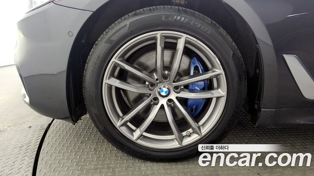 BMW 5 Series (G30) 530i xDrive M Sport Package Plus 2018 — фото 5