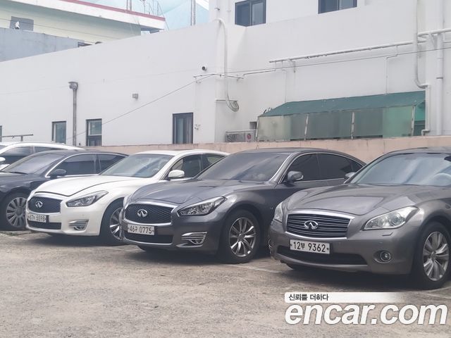 Infiniti Q70 3.7 Premium 2015 — фото 22