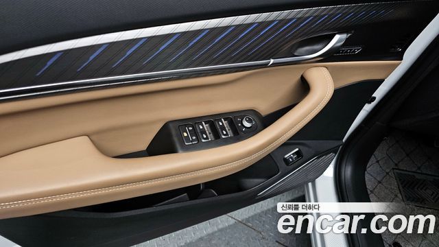 Renault Korea Grand Koleos 1.5 E-TECH Iconic 2WD 2025 — фото 21