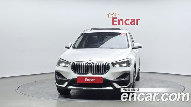 BMW X1 (F48) xDrive 20i xLine 2022 — фото 3