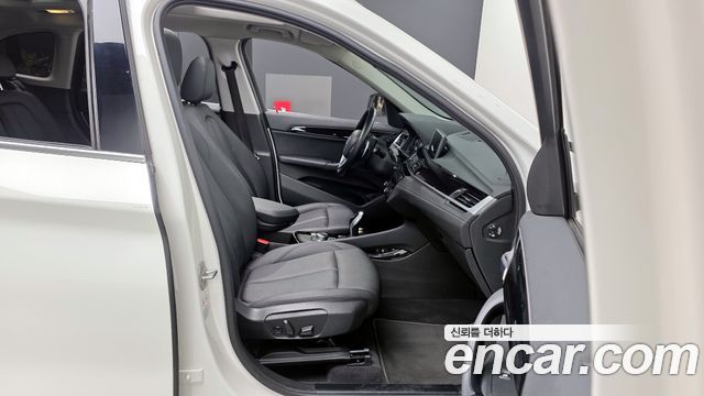 BMW X1 (F48) xDrive 20i xLine 2022 — фото 11