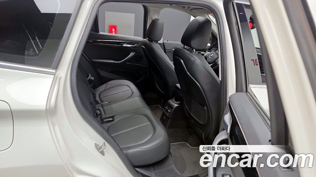 BMW X1 (F48) xDrive 20i xLine 2022 — фото 12