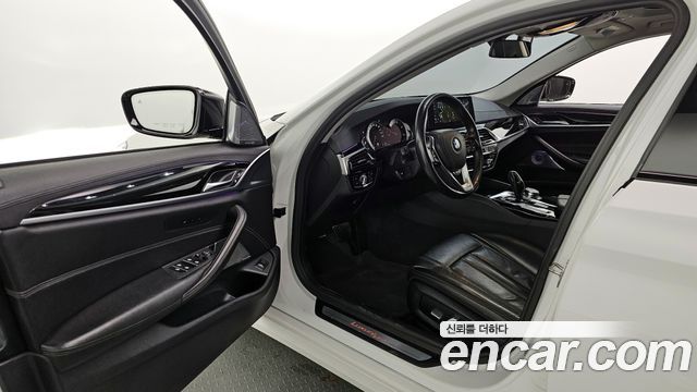 BMW 5 Series (G30) 520d Luxury Special Edition 2018 — фото 10