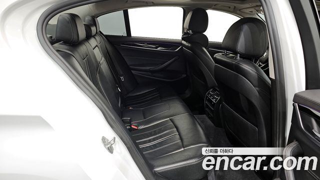 BMW 5 Series (G30) 520d Luxury Special Edition 2018 — фото 16